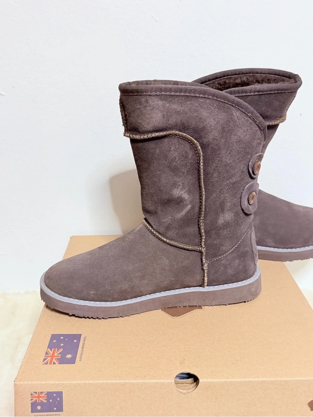 Aussie Merino Australia merino wool chocolate boot size 8 new with tags